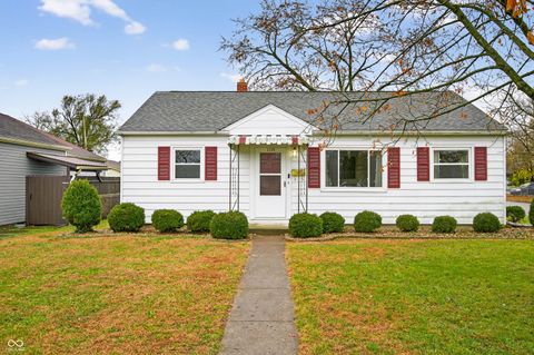 Photo of 2138 Pennsylvania Street, Columbus, IN 47201 (MLS # 22075346)