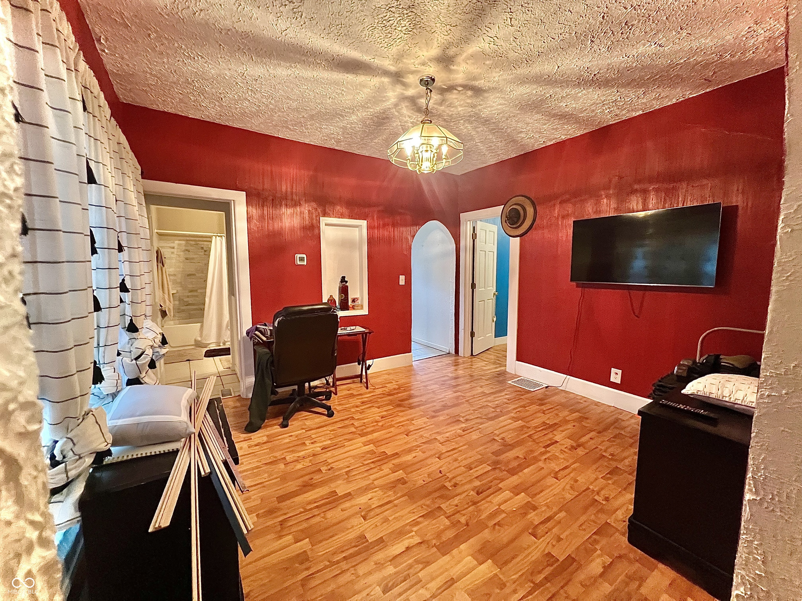1332 W 26th Street