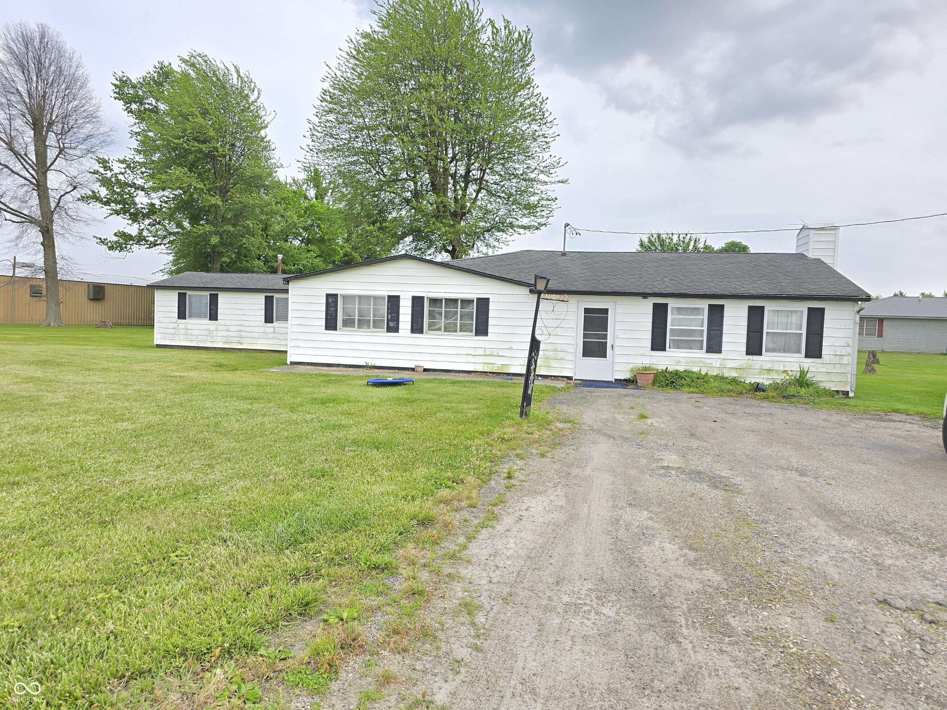 8811 E State Road 46
