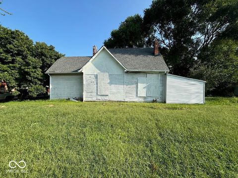Photo of 643 Warren Avenue, Indianapolis, IN 46221 (MLS # 22093214)