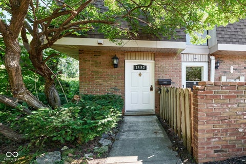 Photo of 1352 Tishman Lane, Indianapolis, IN 46260 (MLS # 22123075)