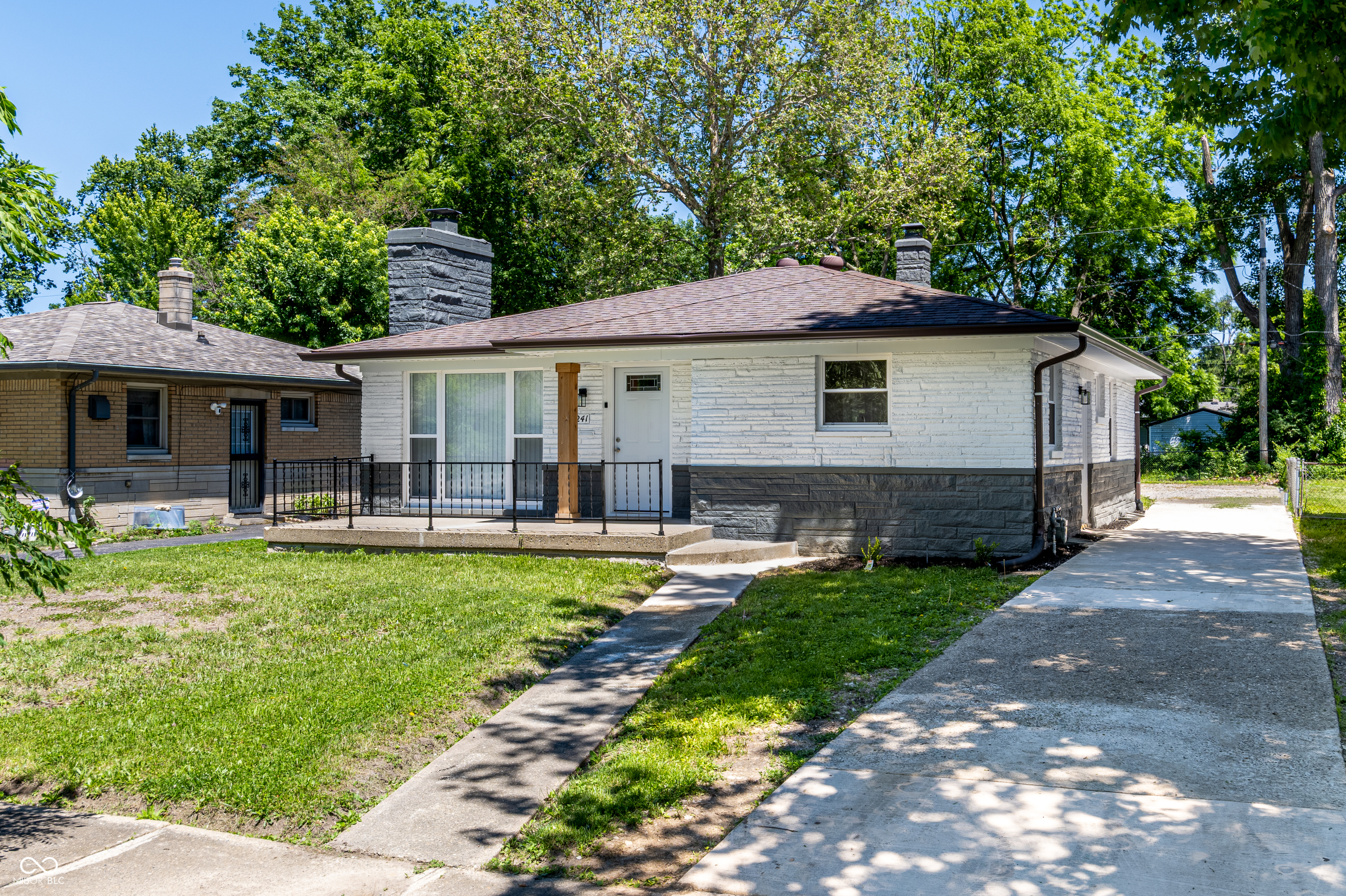 3241 N Riley Avenue