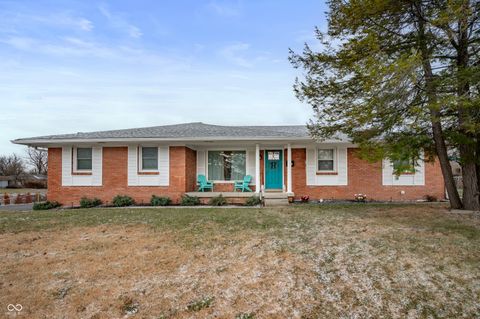 Photo of 2311 Radcliffe Avenue, Indianapolis, IN 46227 (MLS # 22077041)