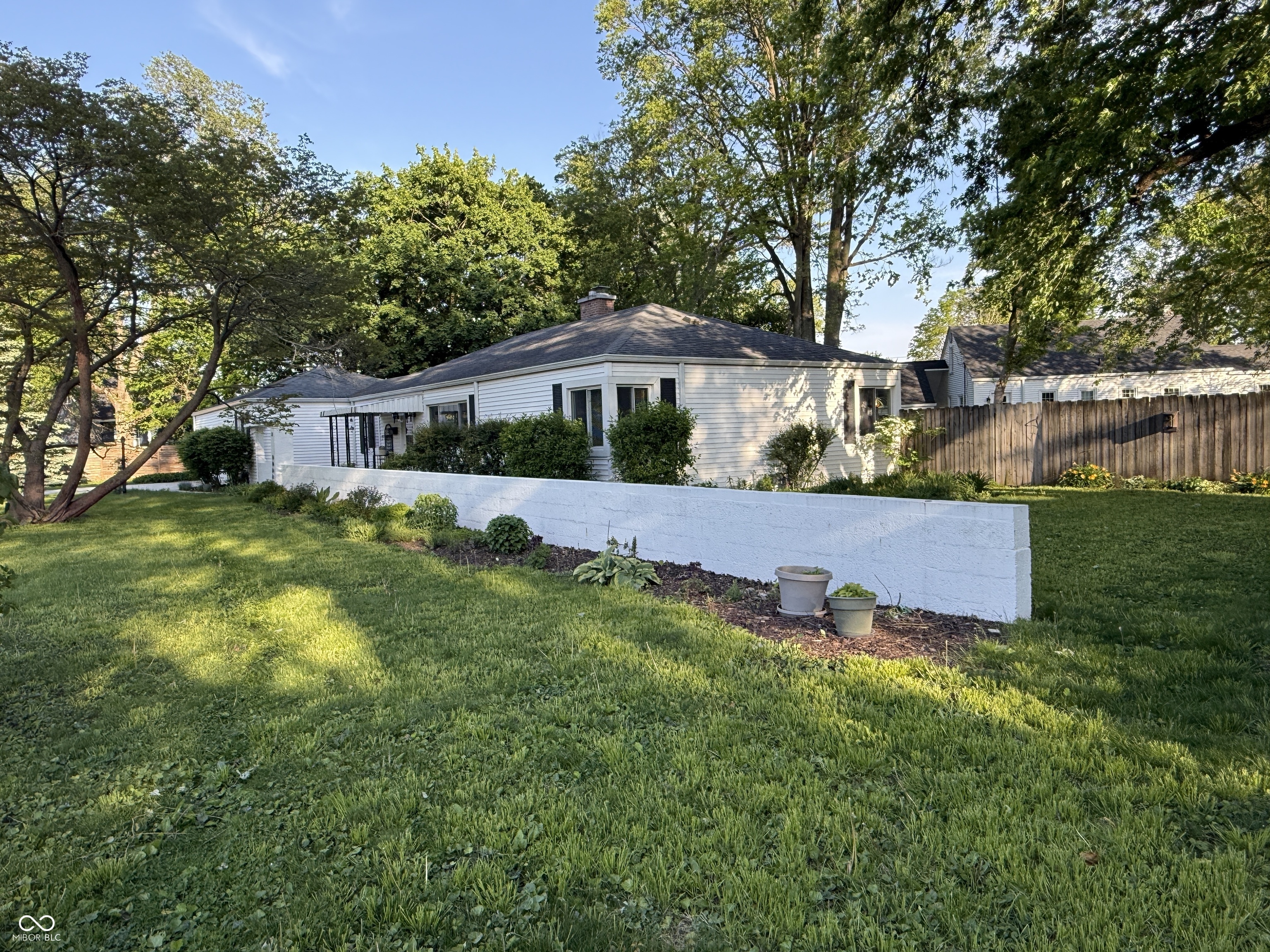 121 W Camp Street