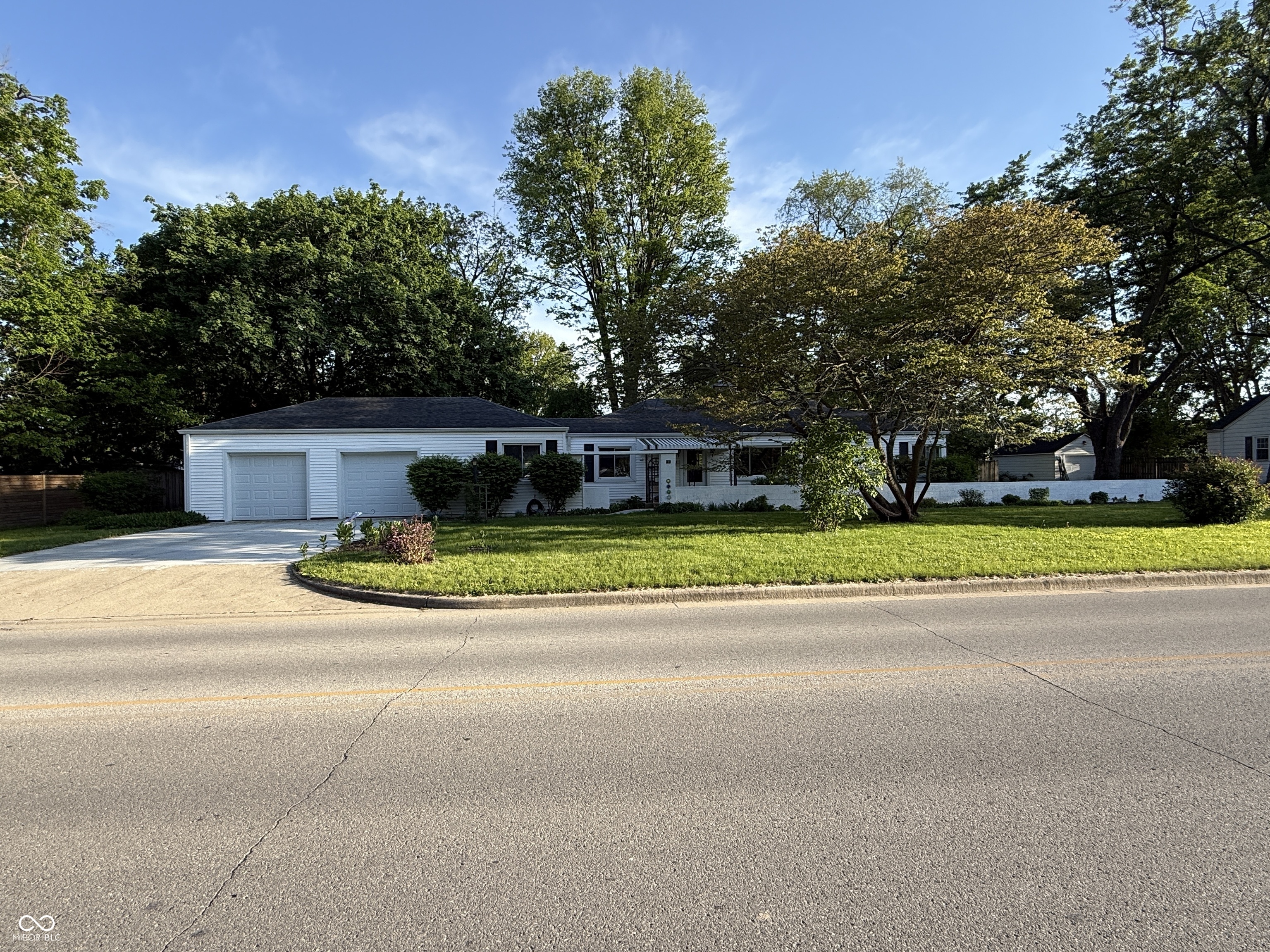 121 W Camp Street
