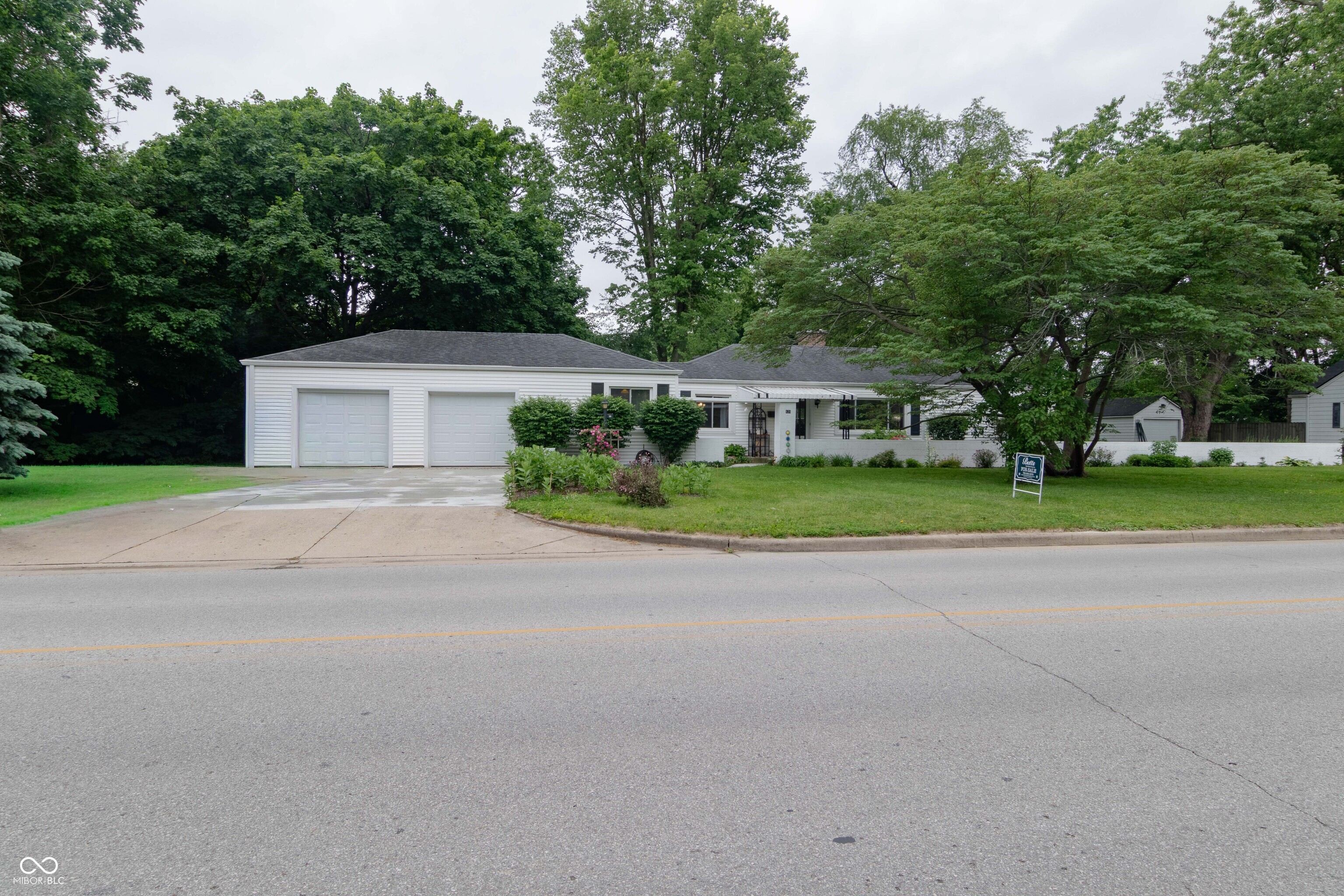 121 W Camp Street