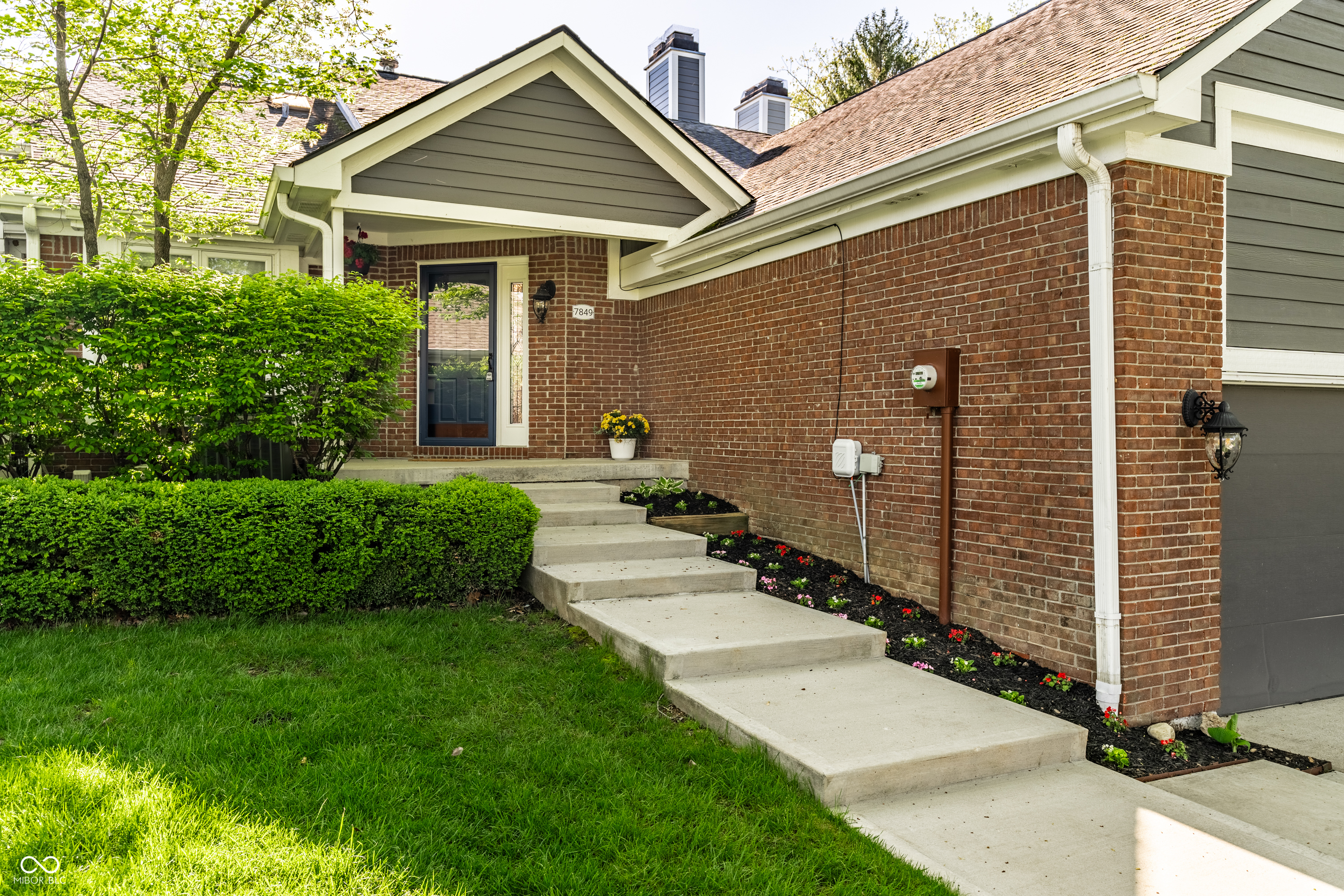 7849 Clearwater Cove Drive