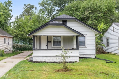 Photo of 726 N Exeter Avenue N, Indianapolis, IN 46222 (MLS # 22120088)