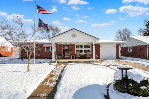 Photo of 307 Winfield Street, Greenfield, IN 46140 (MLS # 22075735)