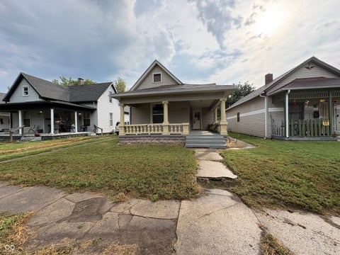 Photo of 1530 S 17th ST, Terre Haute, IN 47802 (MLS # 22126466)