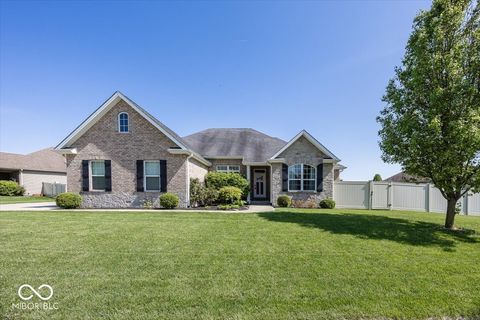 2803 Wild Orchid Way Columbus IN 47201