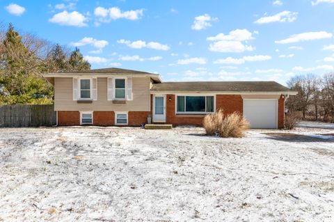 Photo of 3513 N 300 E, Greenfield, IN 46140 (MLS # 22082353)