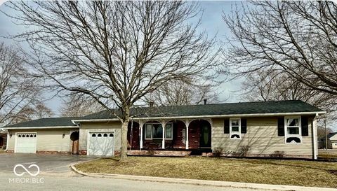 Photo of 1202 7th Street, Covington, IN 47932 (MLS # 22096230)