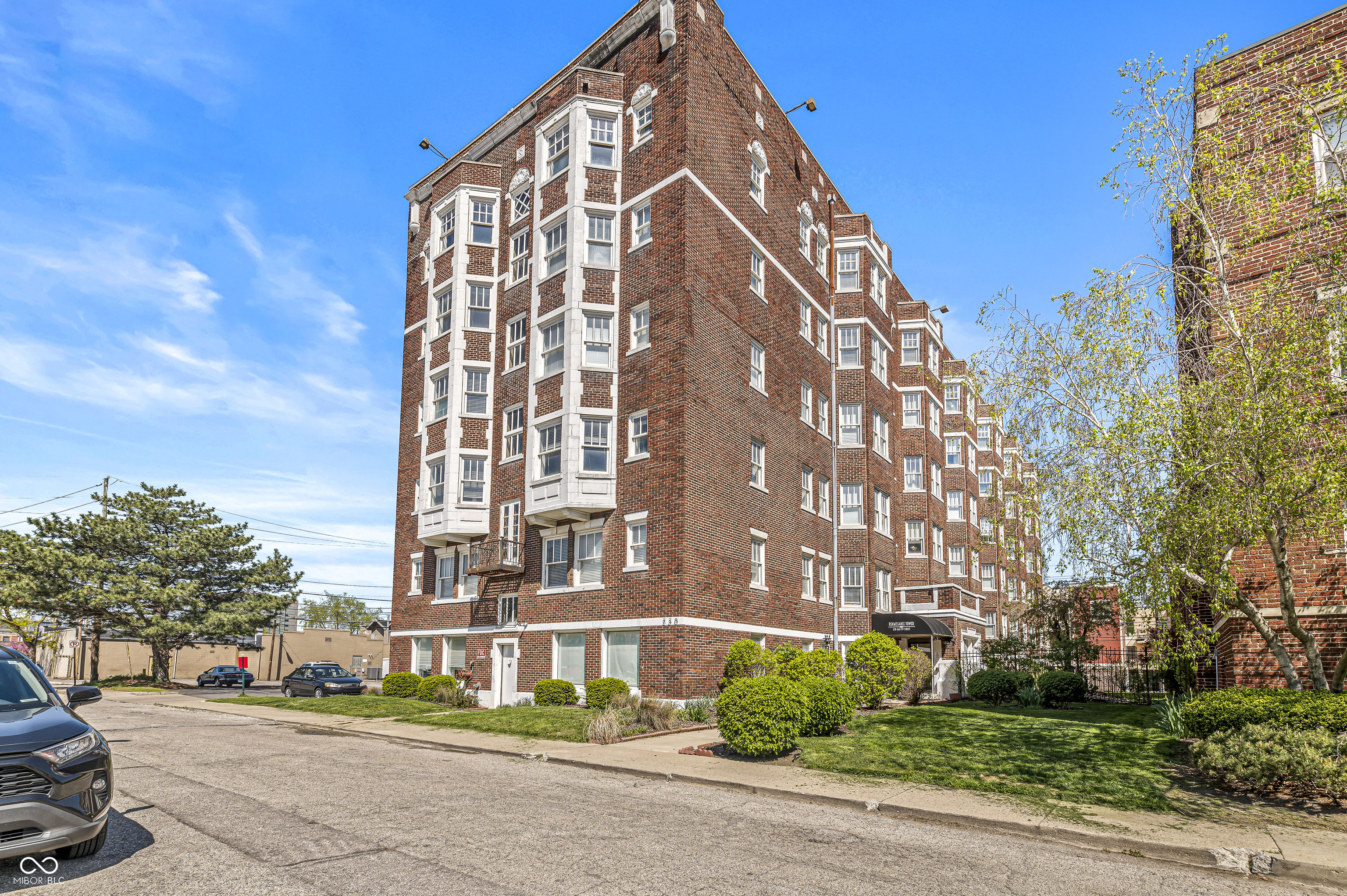 230 E 9th Street 302