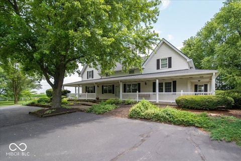 Photo of 7147 S County RD 130 Road W, Frankfort, IN 46041 (MLS # 22050941)