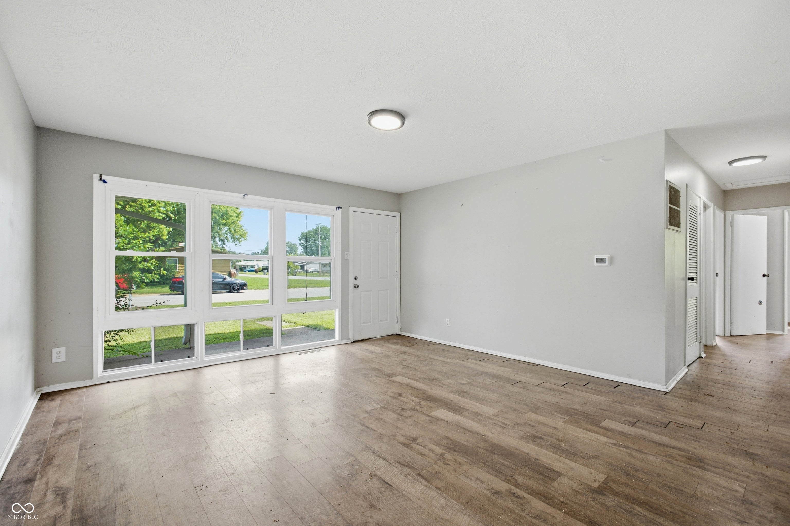 4823 Thrush Drive