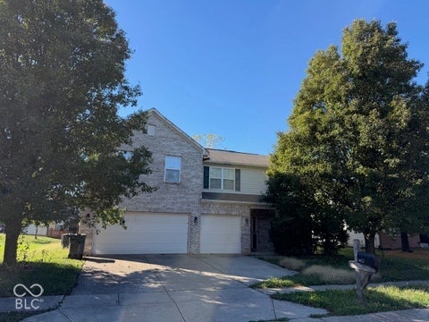 Photo of 1822 Brook Crossing Way, Indianapolis, IN 46229 (MLS # 22132102)