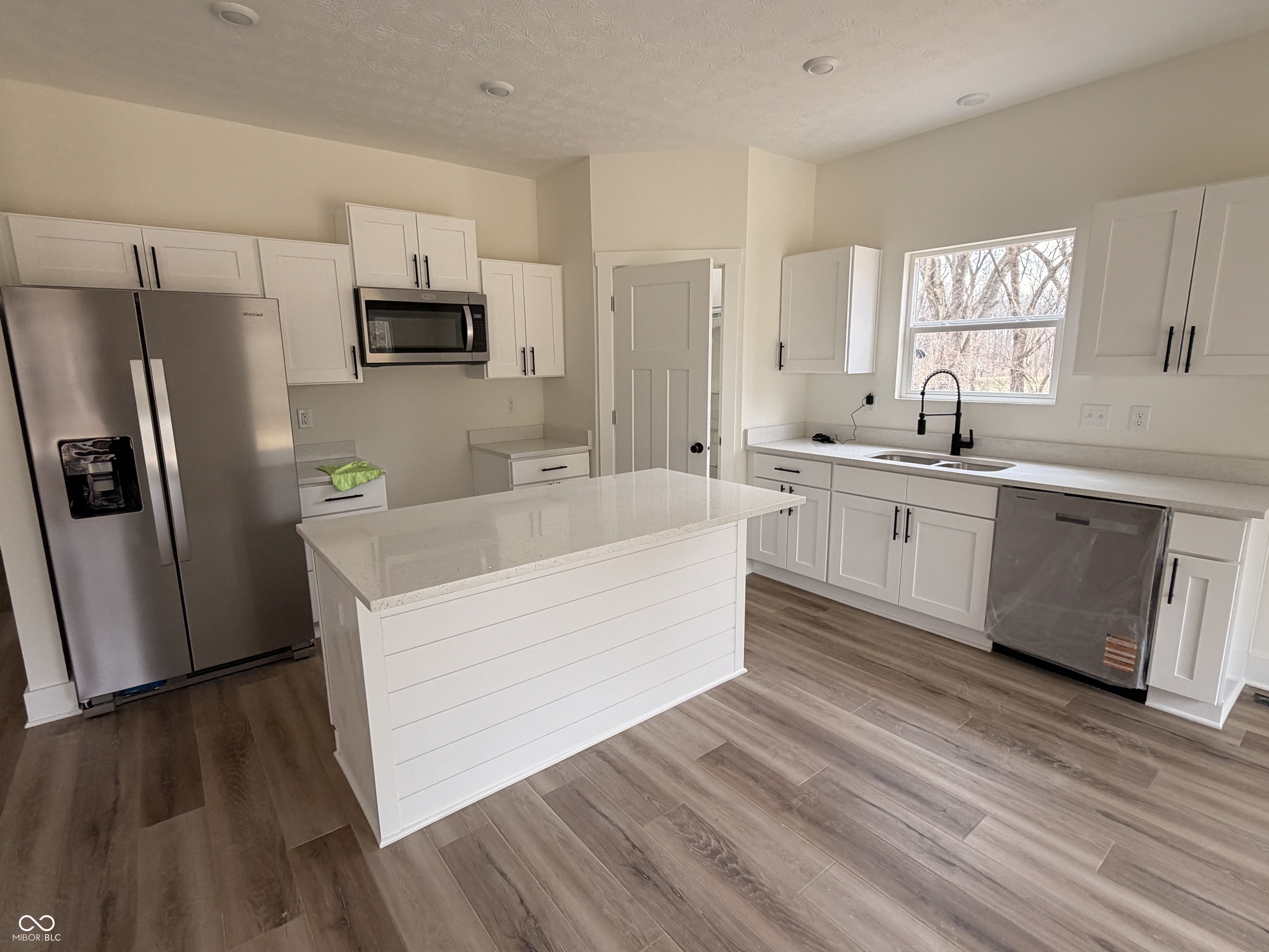 196 Jefferson Valley