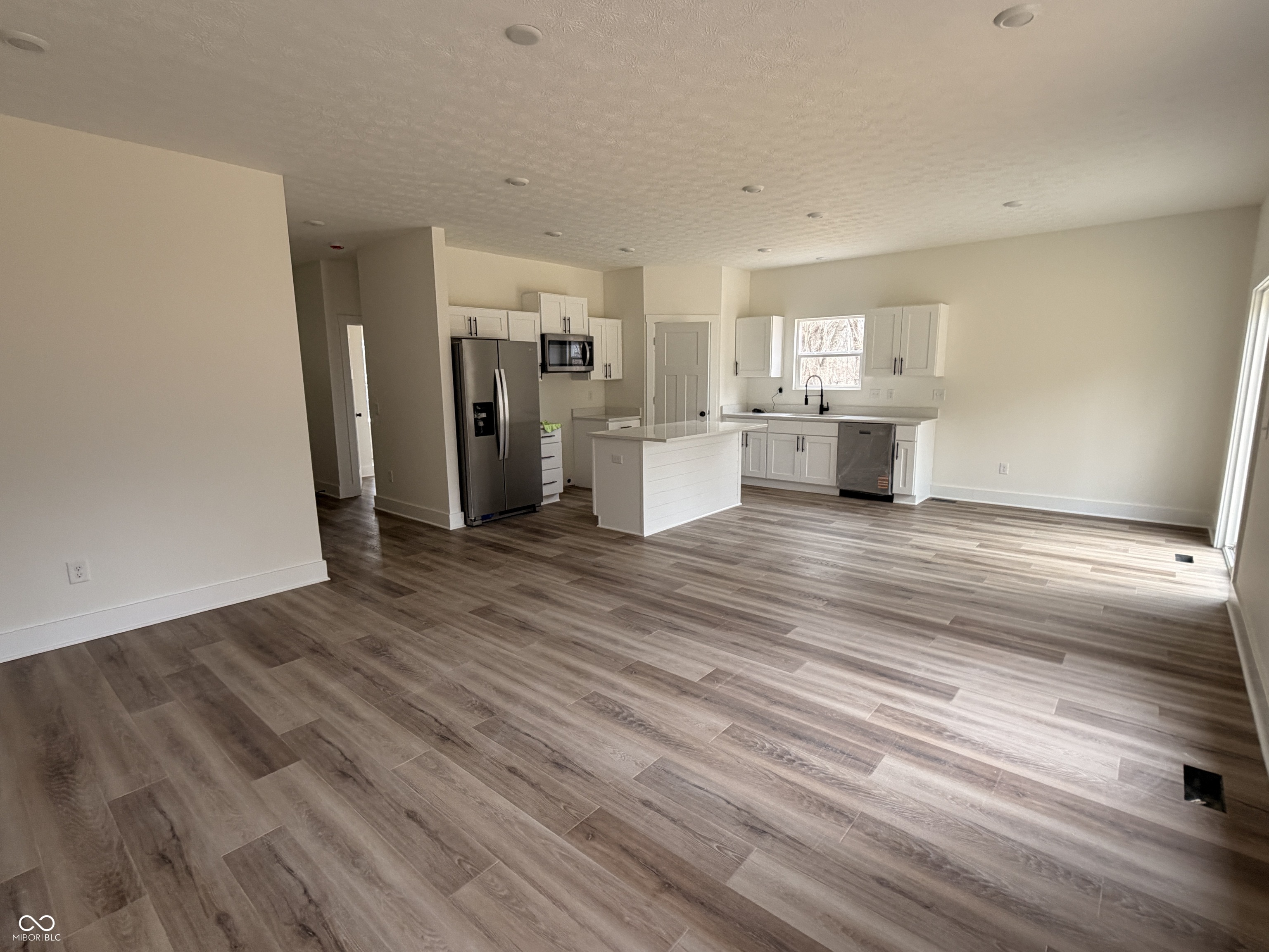 196 Jefferson Valley