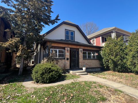 Photo of 2436 Guilford Avenue, Indianapolis, IN 46205 (MLS # 22090557)