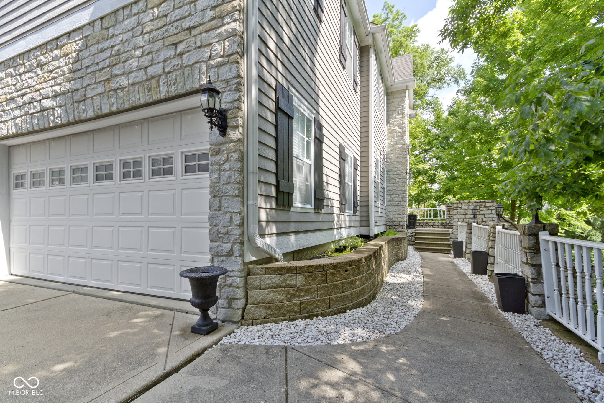 9985 Ford Valley Lane