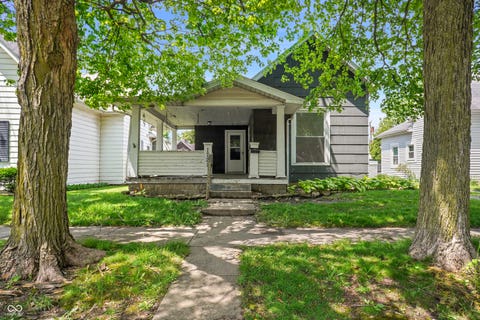 Photo of 1721 Pearl Street, Anderson, IN 46016 (MLS # 22103822)