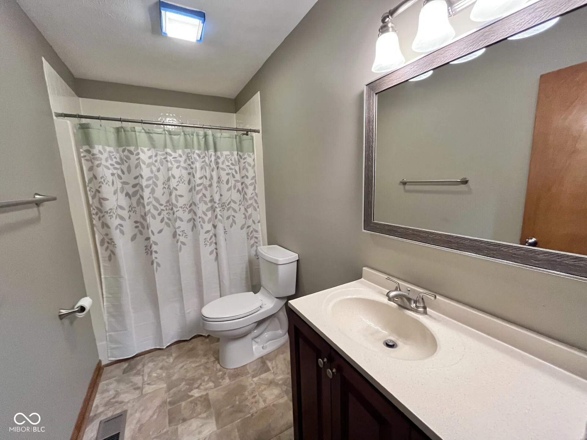 Seymour, Indiana 47274, United States, 3 Bedrooms Bedrooms, ,2 BathroomsBathrooms,Residential,Active,178816