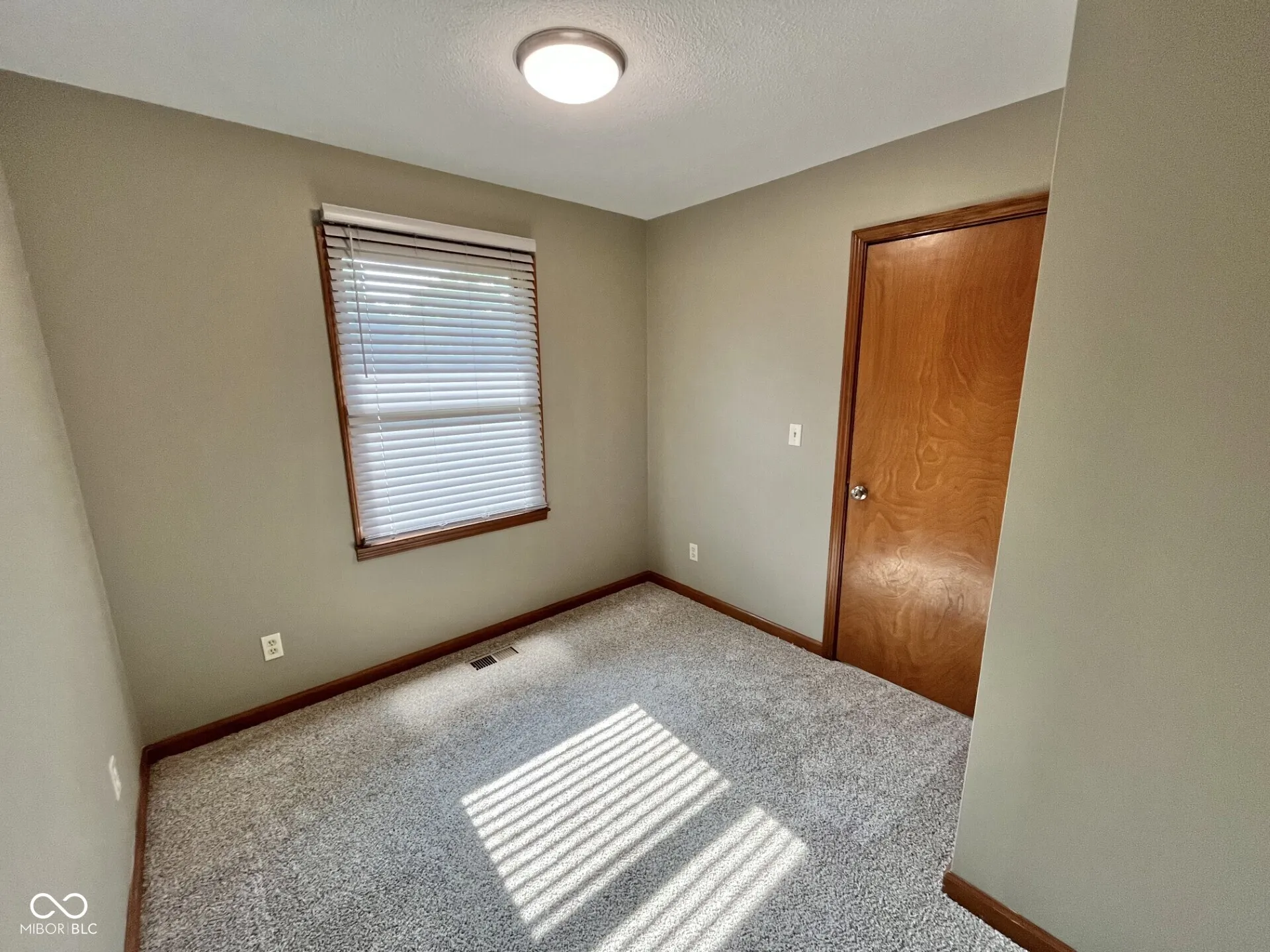 Seymour, Indiana 47274, United States, 3 Bedrooms Bedrooms, ,2 BathroomsBathrooms,Residential,Active,178816