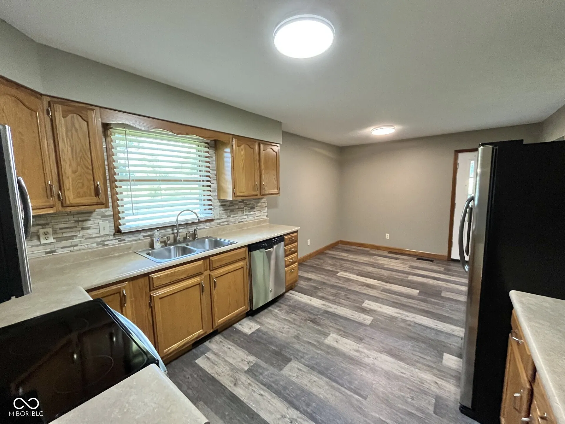 Seymour, Indiana 47274, United States, 3 Bedrooms Bedrooms, ,2 BathroomsBathrooms,Residential,Active,178816