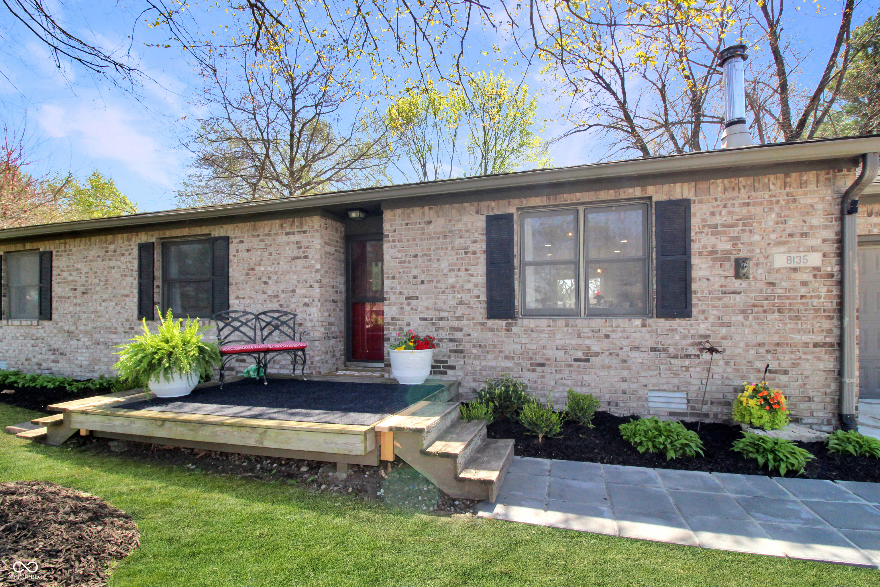 8135 E County Road 700 N