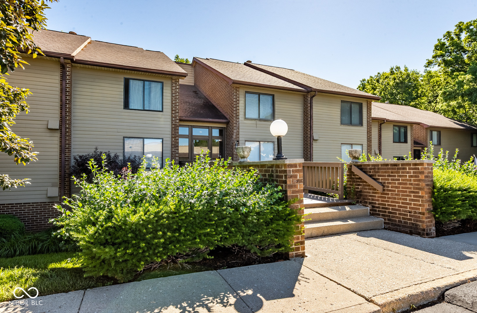 106 Knoll Court B