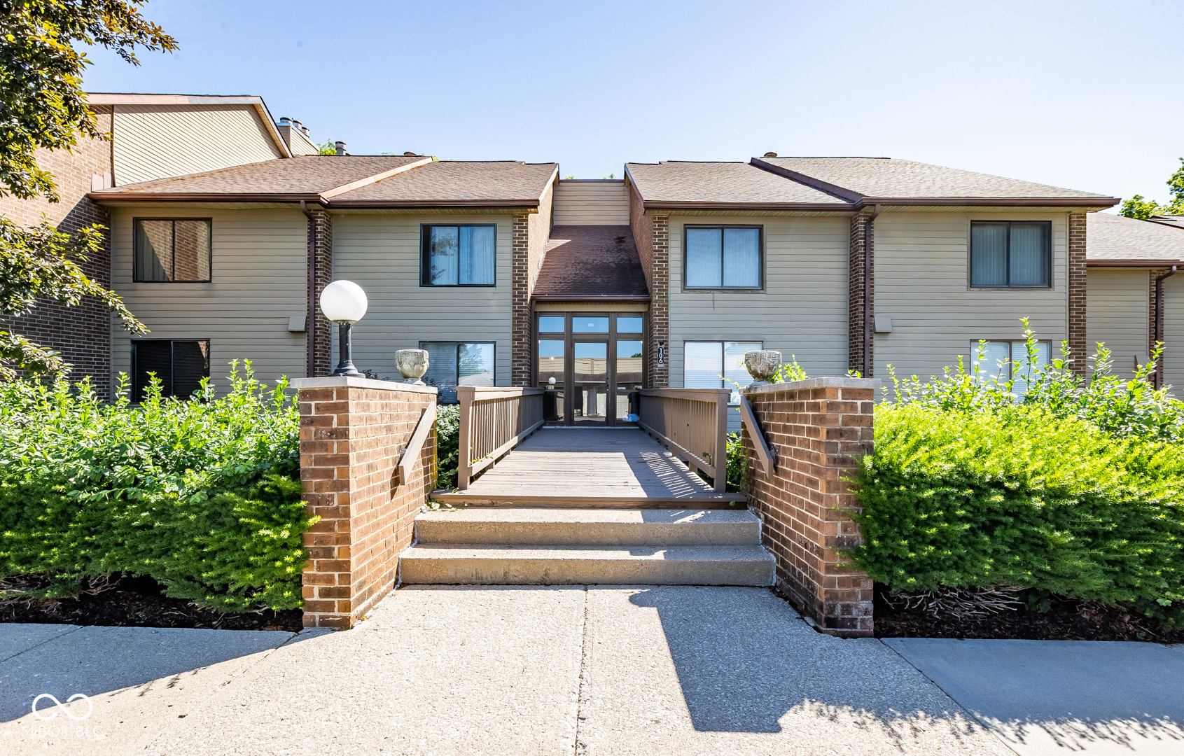 106 Knoll Court B