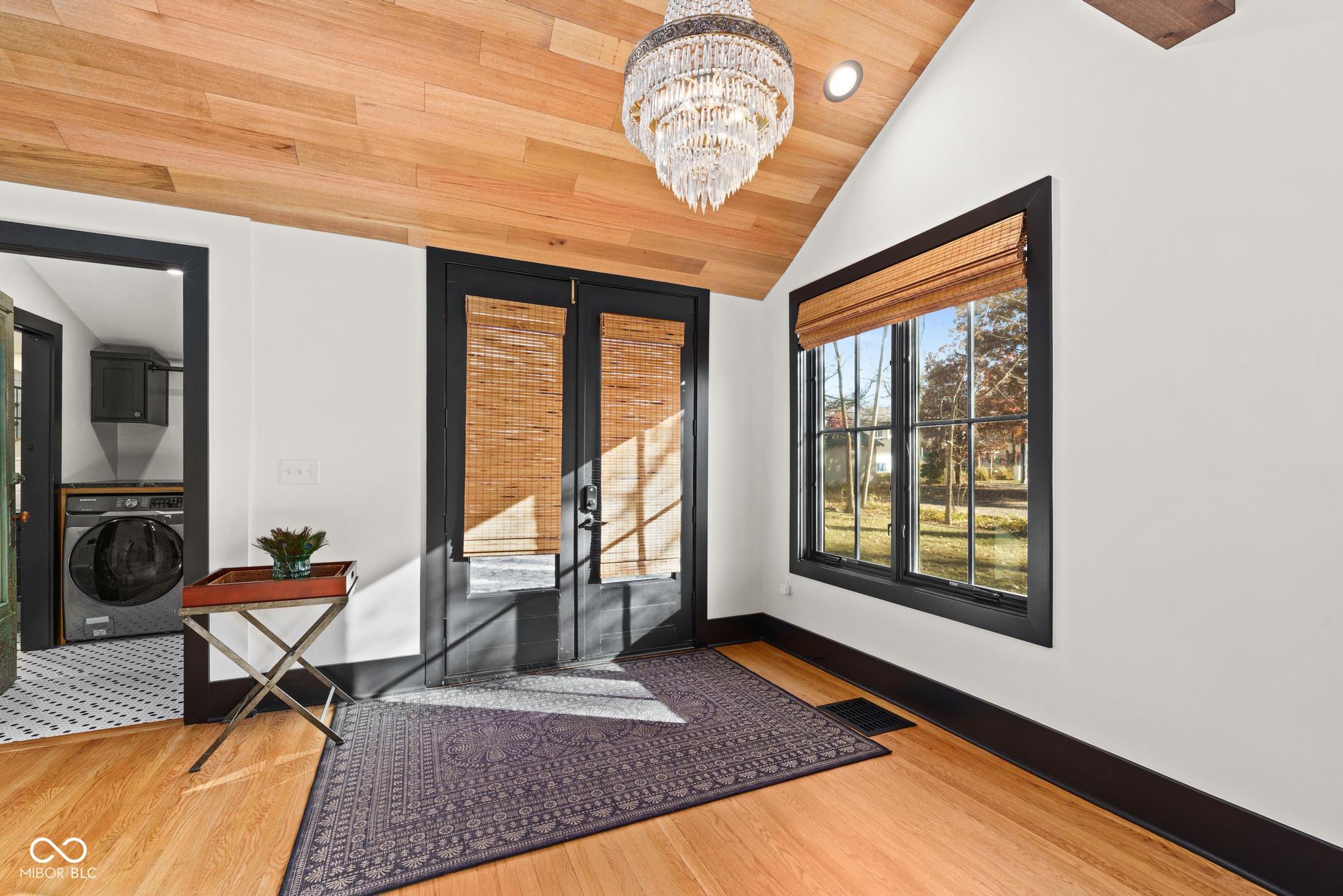 321 N Rangeline Road