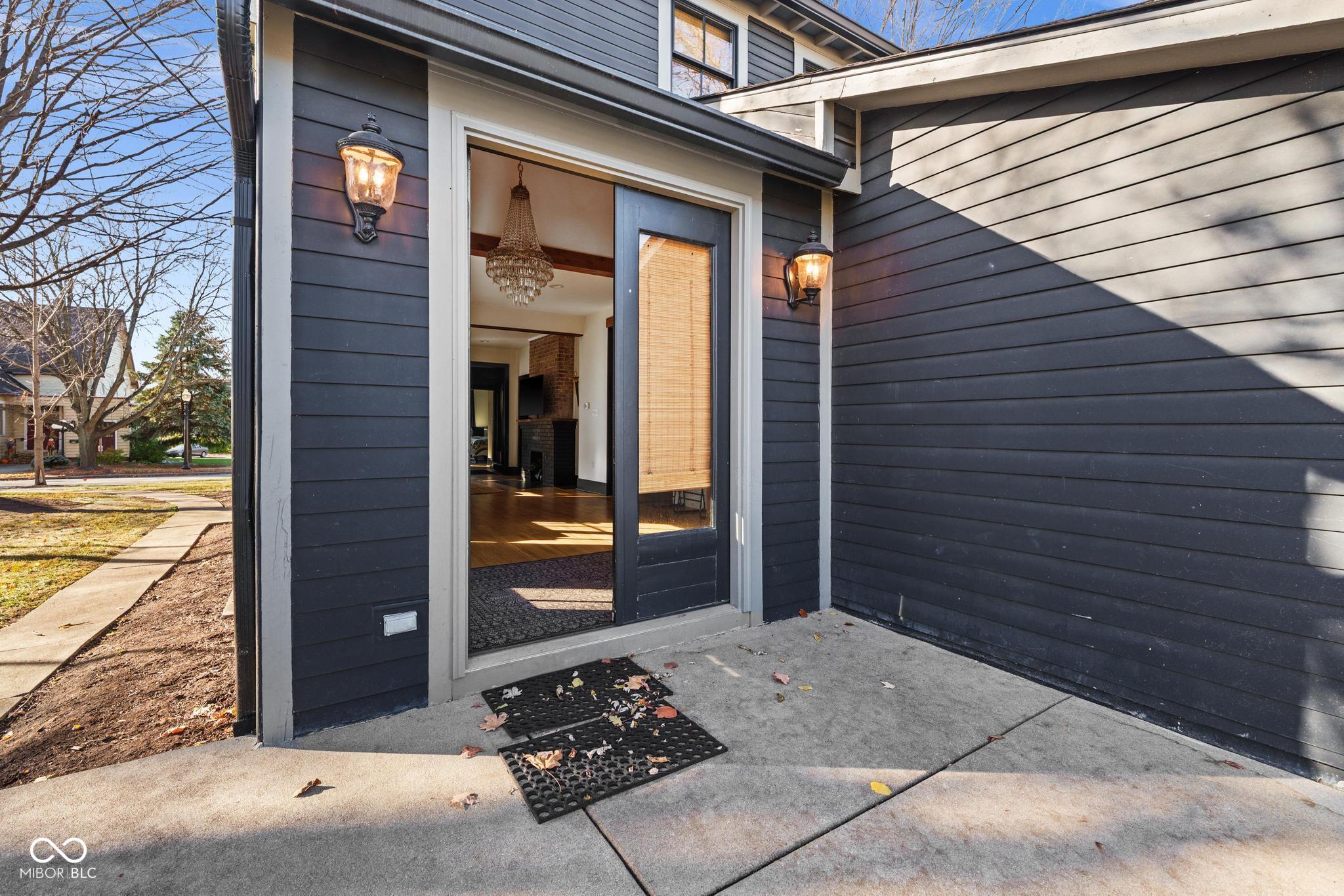 321 N Rangeline Road