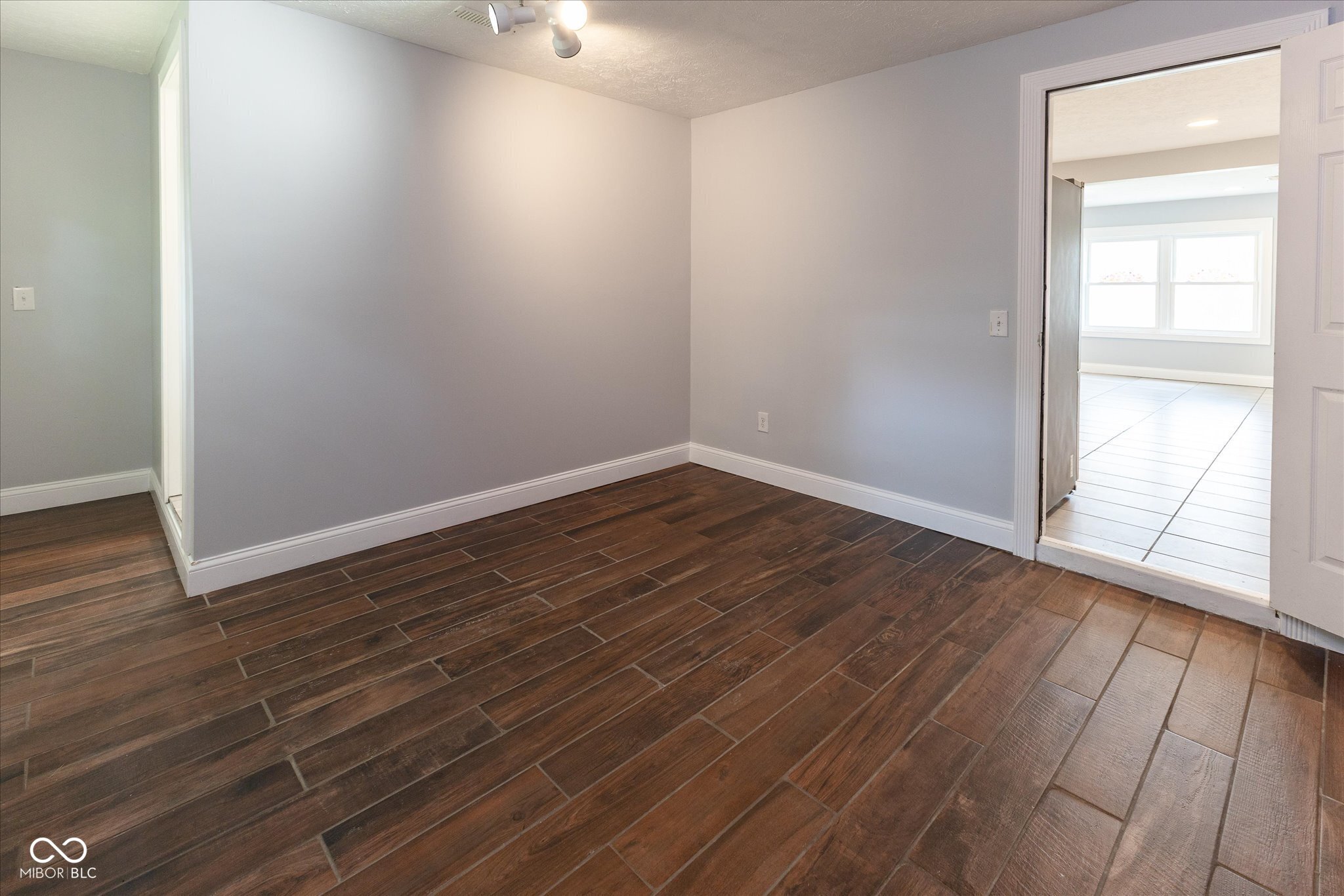 4214 N Edmondson Avenue