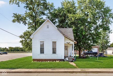 Photo of 1697 Cherry Street, Noblesville, IN 46060 (MLS # 22112779)