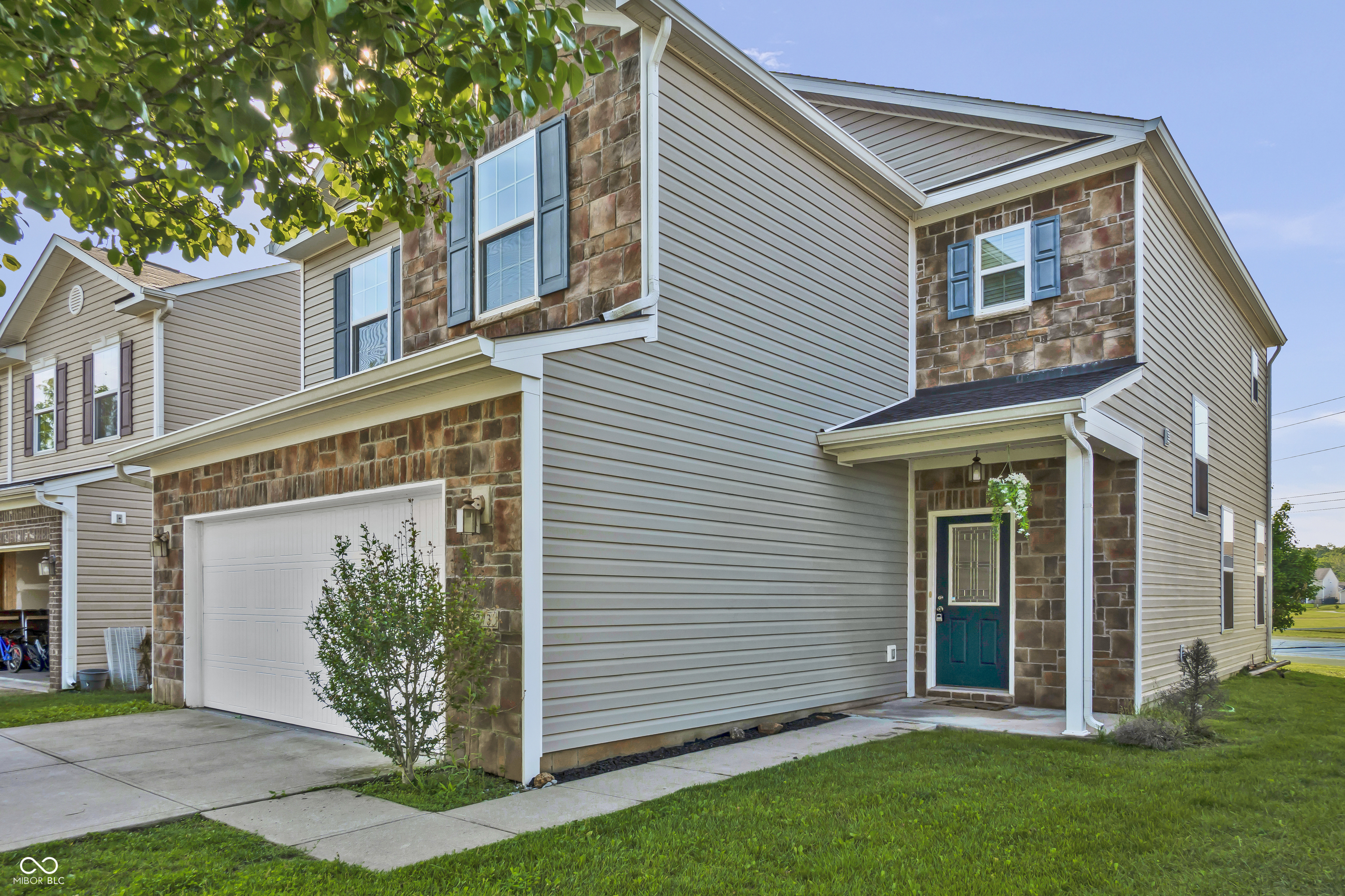 2273 Shadow Bend Drive