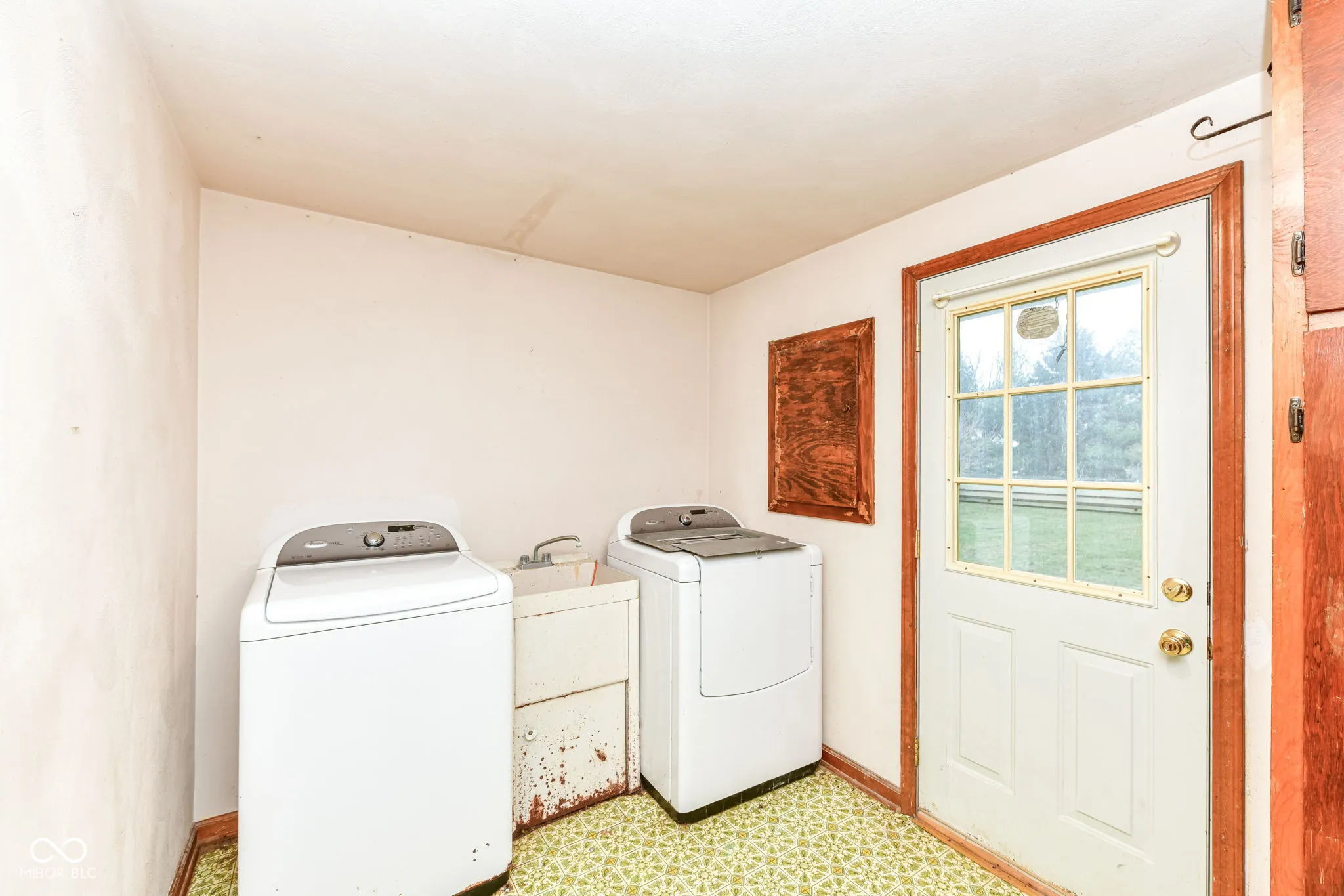 Anderson, Indiana 46017, United States, 3 Bedrooms Bedrooms, ,2 BathroomsBathrooms,Residential,Active,254087