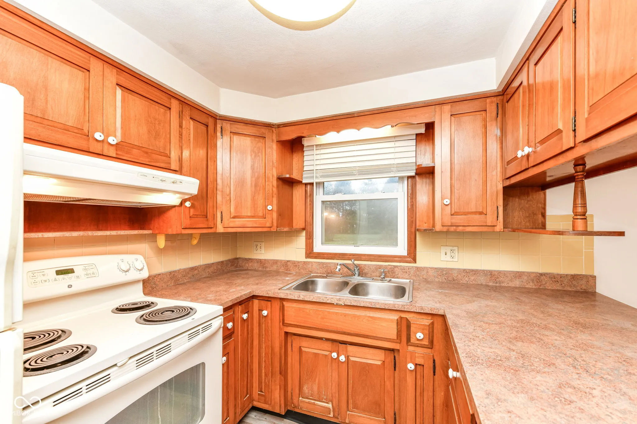 Anderson, Indiana 46017, United States, 3 Bedrooms Bedrooms, ,2 BathroomsBathrooms,Residential,Active,254087