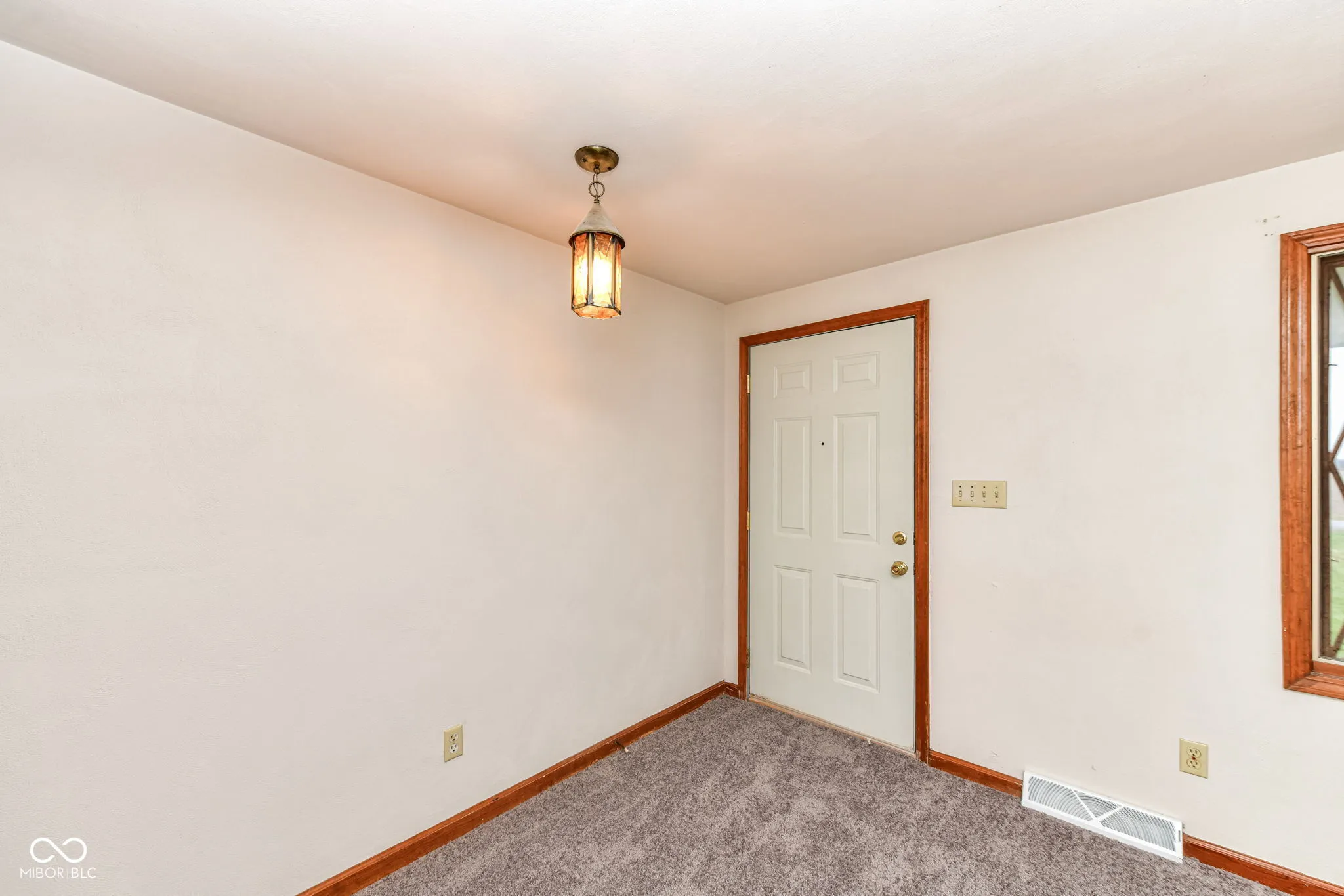 Anderson, Indiana 46017, United States, 3 Bedrooms Bedrooms, ,2 BathroomsBathrooms,Residential,Active,254087