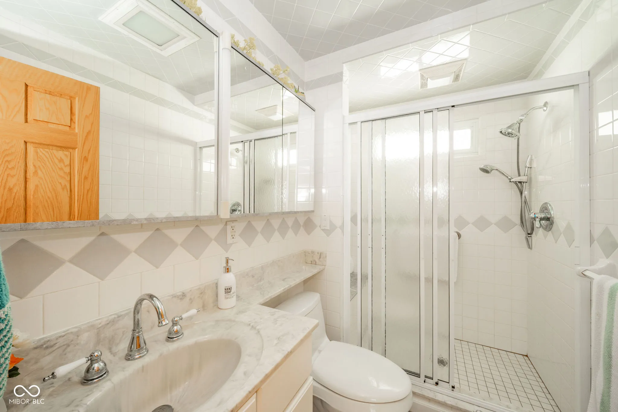 Anderson, Indiana 46013, United States, 2 Bedrooms Bedrooms, ,1 BathroomBathrooms,Residential,Active,173861