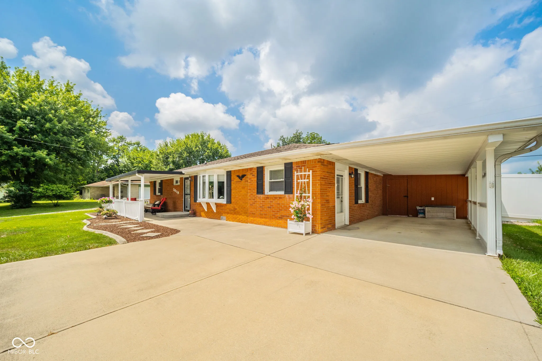 Anderson, Indiana 46013, United States, 2 Bedrooms Bedrooms, ,1 BathroomBathrooms,Residential,Active,173861