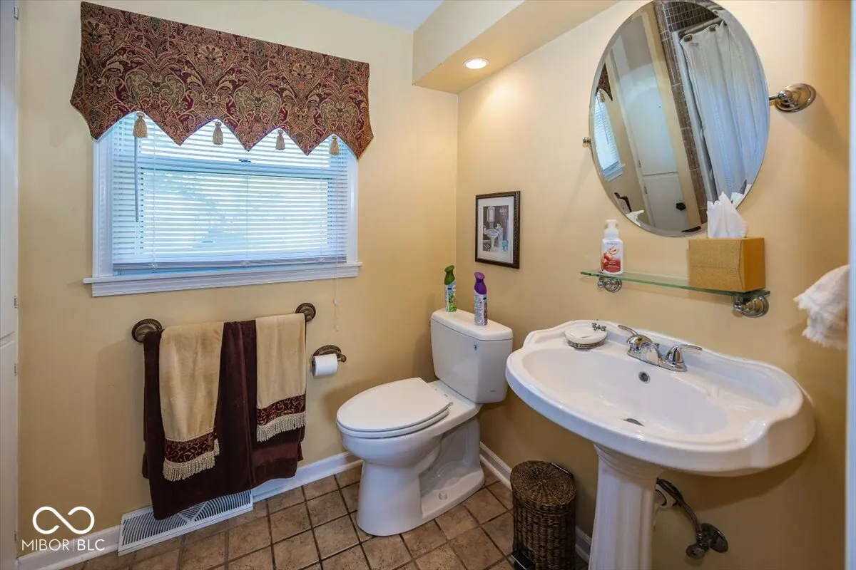 Westfield, Indiana 46074, United States, 3 Bedrooms Bedrooms, ,2 BathroomsBathrooms,Residential,Pending,39755