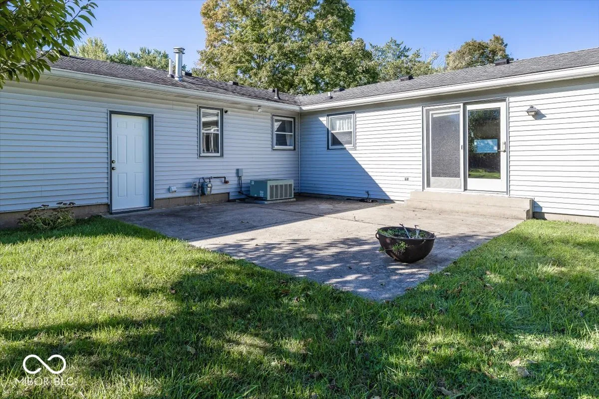 Westfield, Indiana 46074, United States, 3 Bedrooms Bedrooms, ,2 BathroomsBathrooms,Residential,Pending,39755