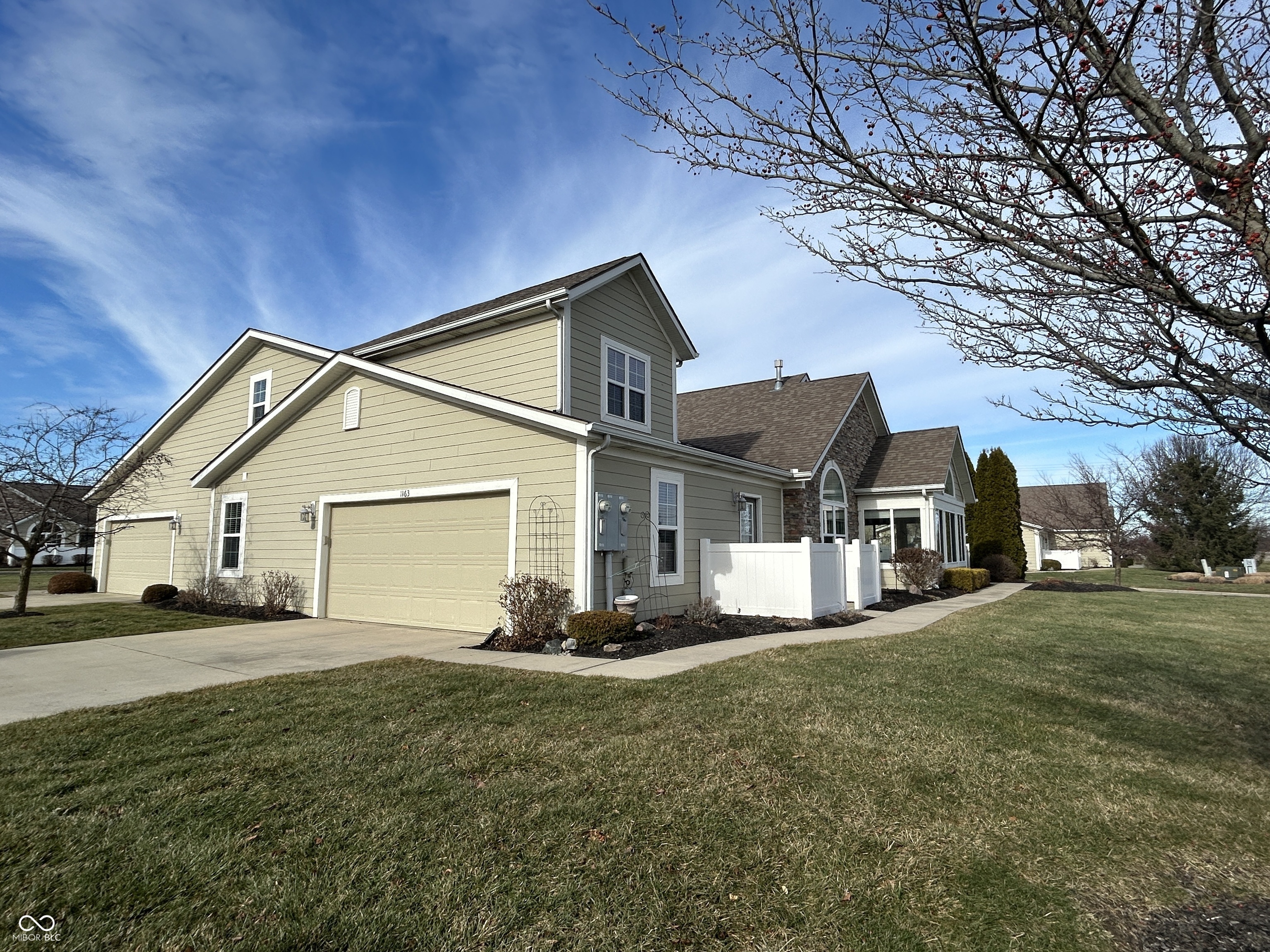 1163 Extraordinary Trail 72