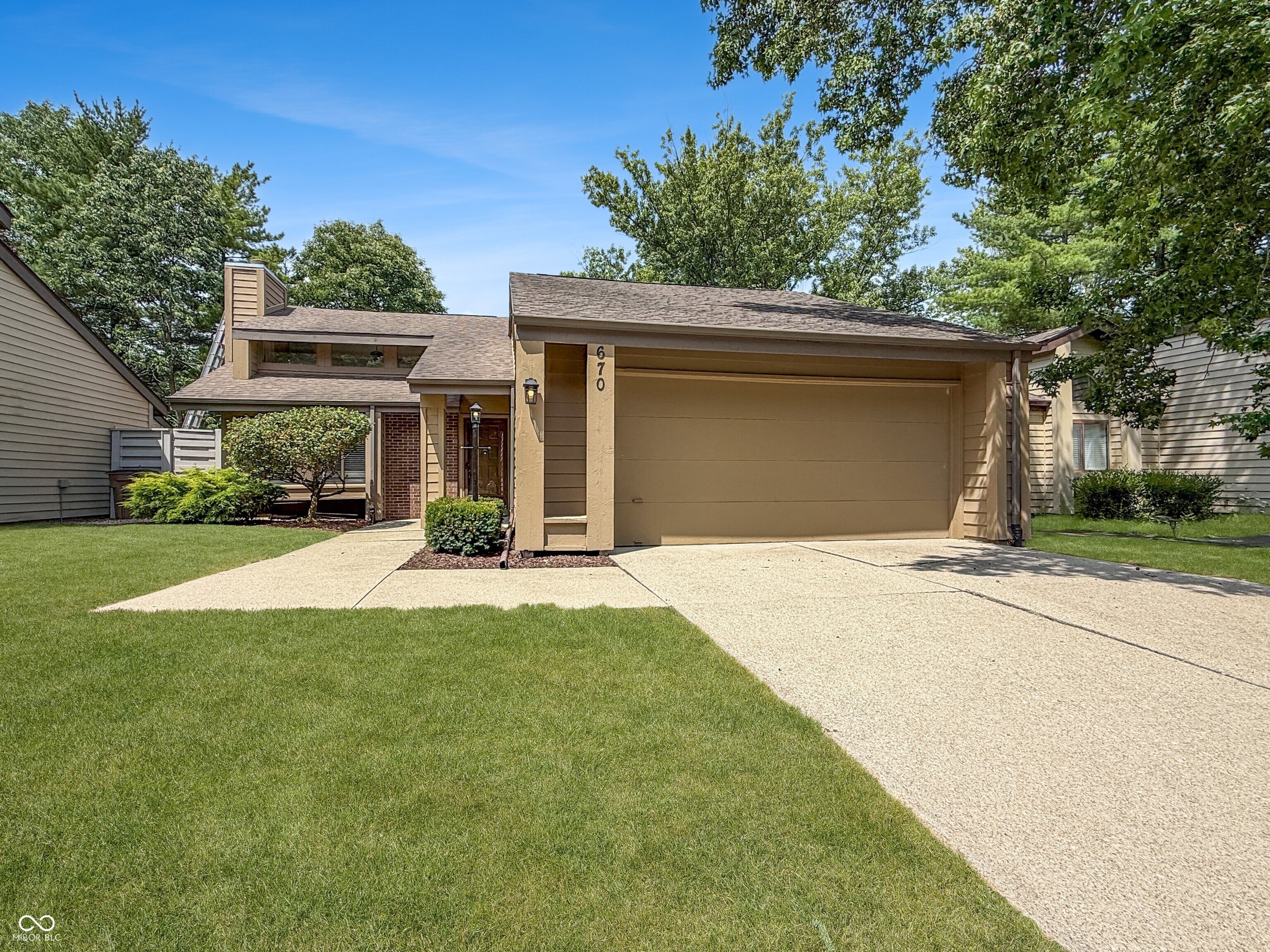 670 Carya Square