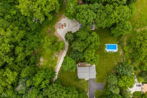 Photo of 1653 E 300 N, Greenfield, IN 46140 (MLS # 22117000)