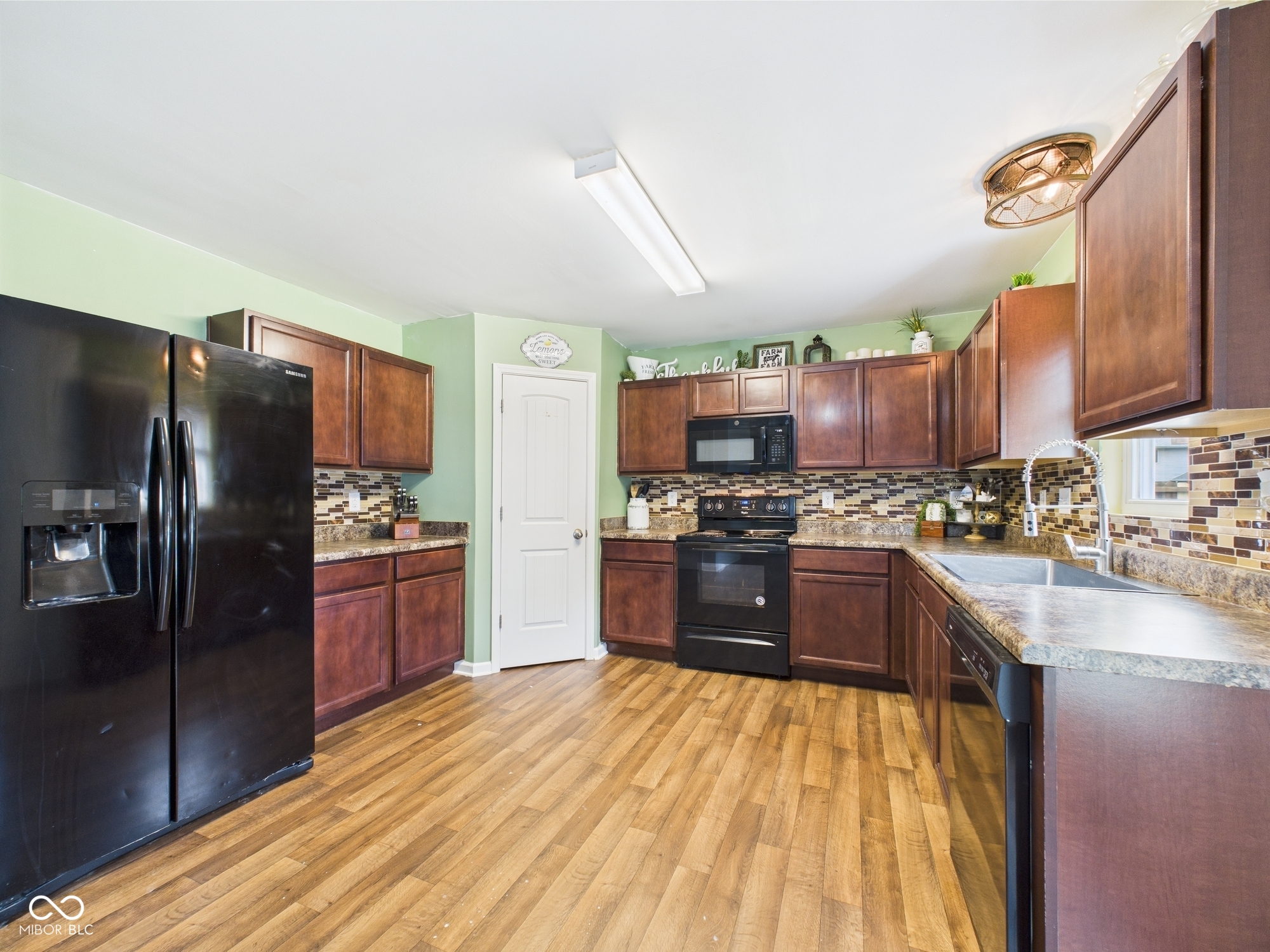 1117 Oregon Way