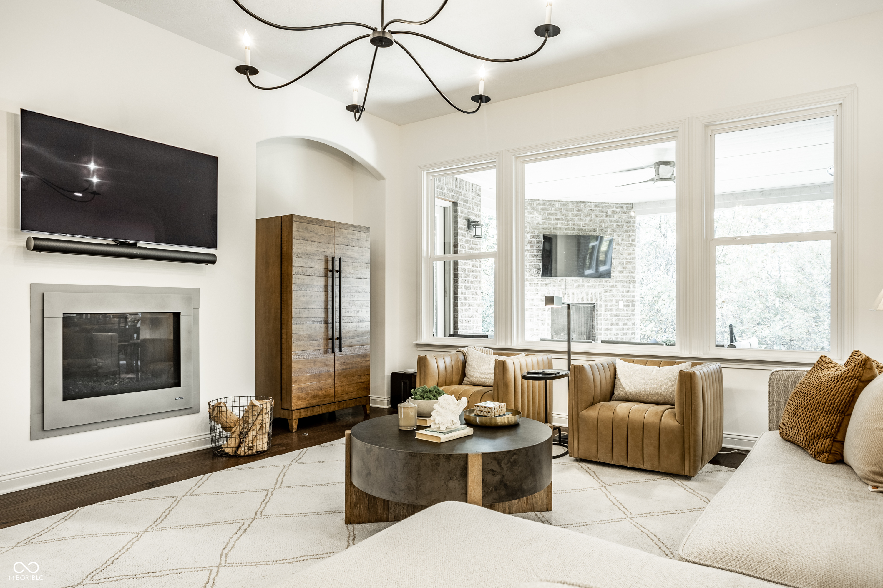 2837 E High Grove Circle