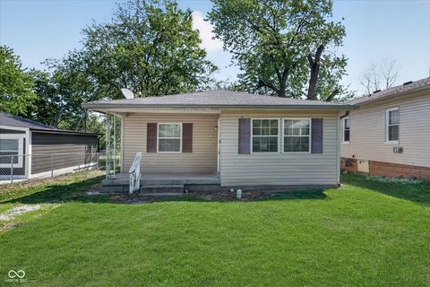 Photo of 1023 S Worth Avenue, Indianapolis, IN 46241 (MLS # 22096945)